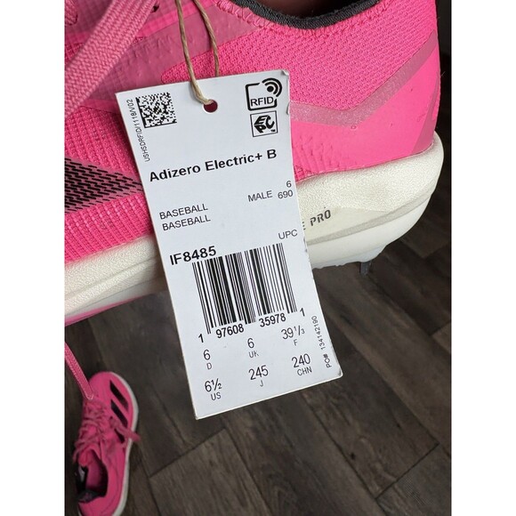 Athletic_Shoes